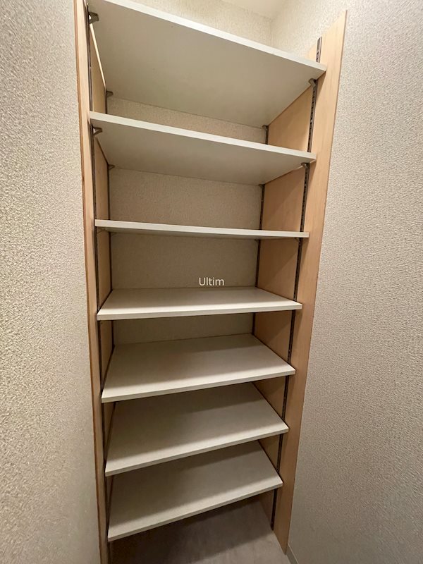 ロイヤルステイツ御所南 収納