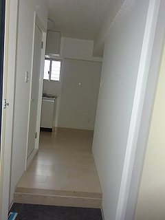 サンローラン新十条 玄関