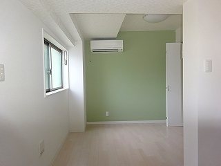 サンローラン新十条 リビング