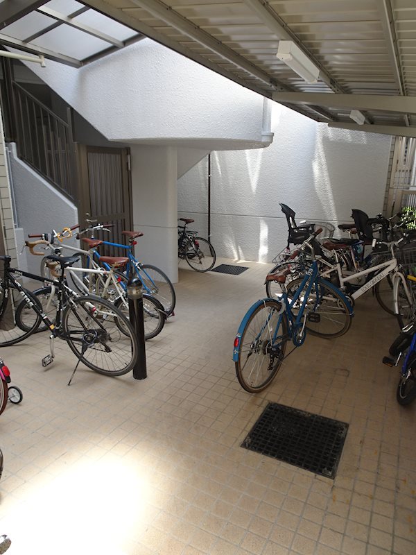 グランレブリー御所東Ⅱ 駐車場