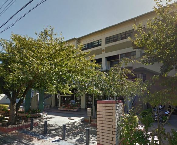 グランレブリー御所東Ⅱ 小学校