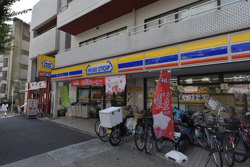 デ・ソーレ東池袋 コンビニ