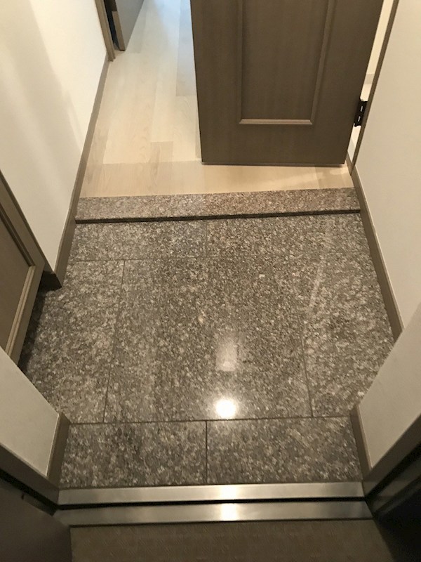 中銀東京日本橋マンシオン 玄関