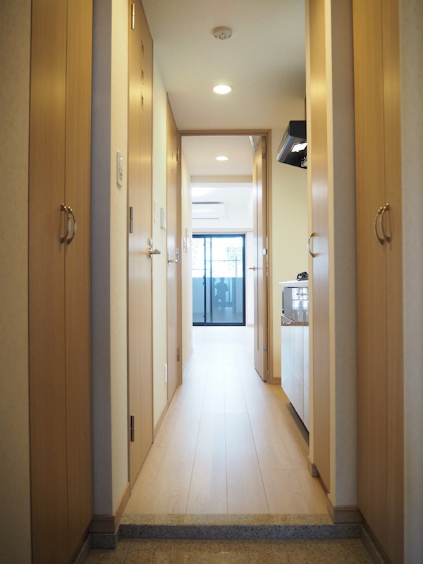 ルーブル三軒茶屋伍番館 玄関