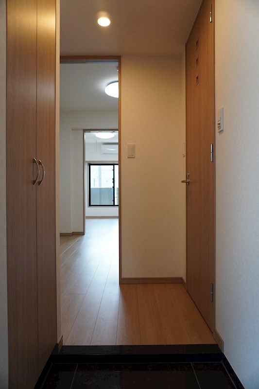 ルーブル都立家政六番館 玄関