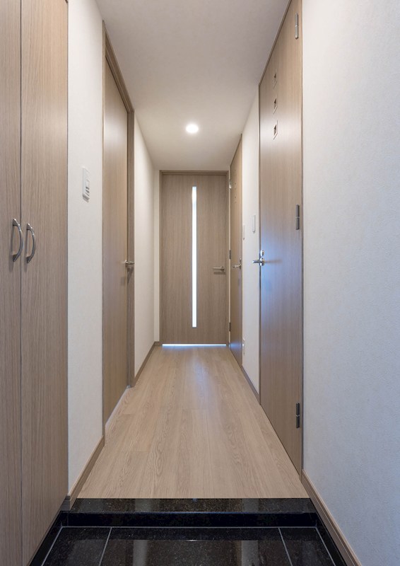 ルーブル下赤塚 玄関