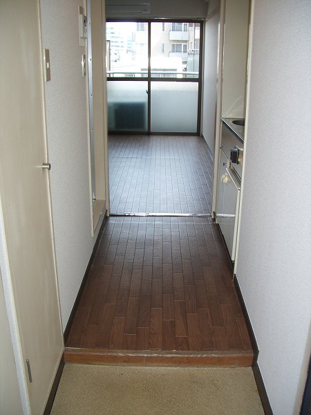 ダイヤアクティ三軒茶屋 玄関