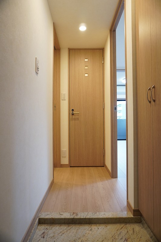 ルーブル志村坂上 玄関