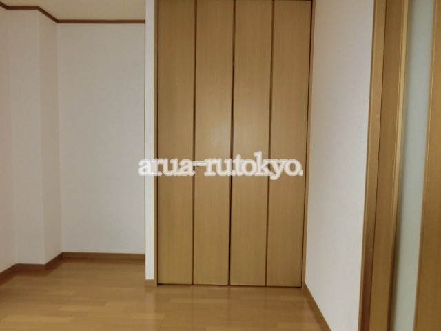 メゾンドルポ 収納