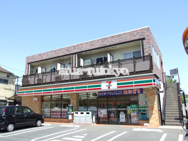 メゾンドルポ コンビニ