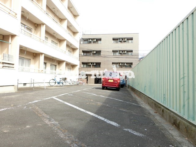 旭マンション 駐車場