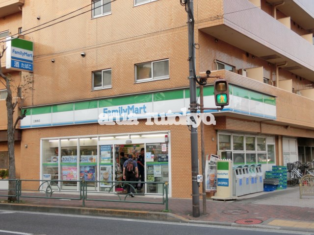 セルーエ三鷹  コンビニ