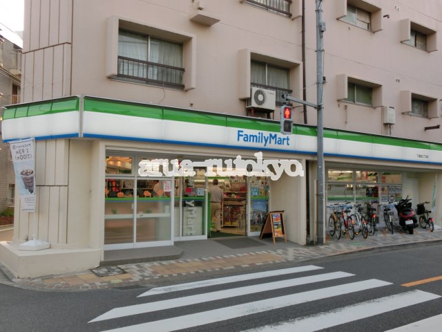 フラットオサダ コンビニ