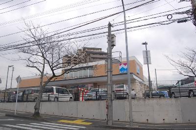 クレオン香椎花園前 スーパー