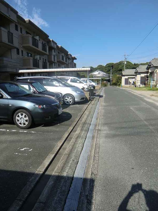 ドミール水城 駐車場