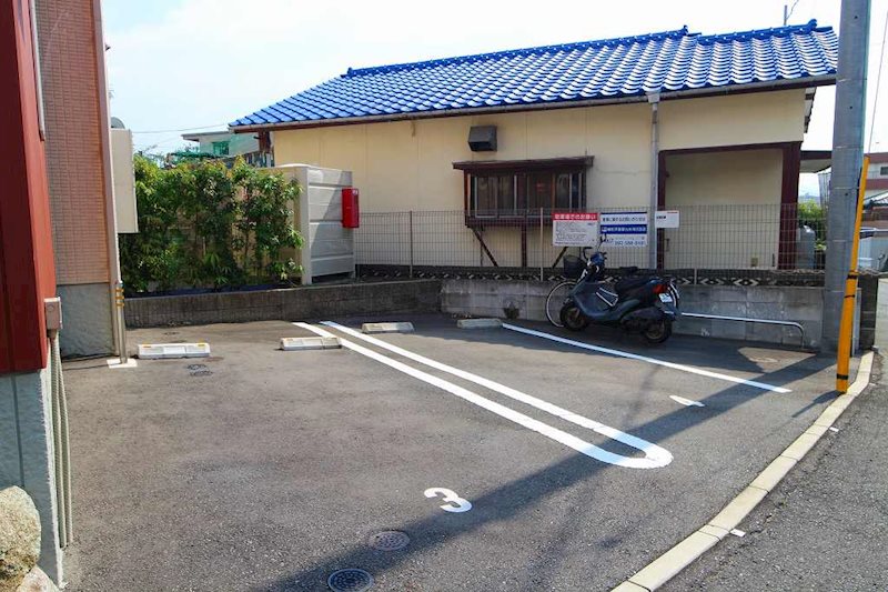 ラ　フォーンⅢ 駐車場