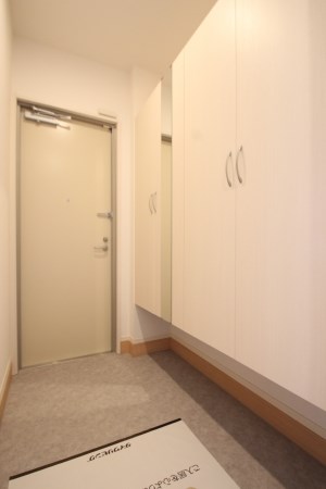 D-roomケヤキ通り　B棟 玄関