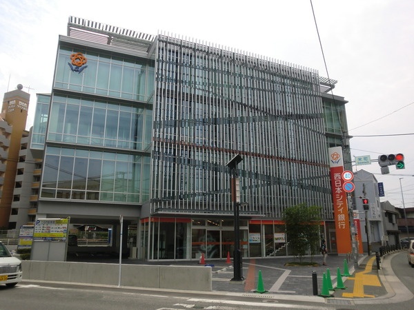 カーサアルカディア 銀行
