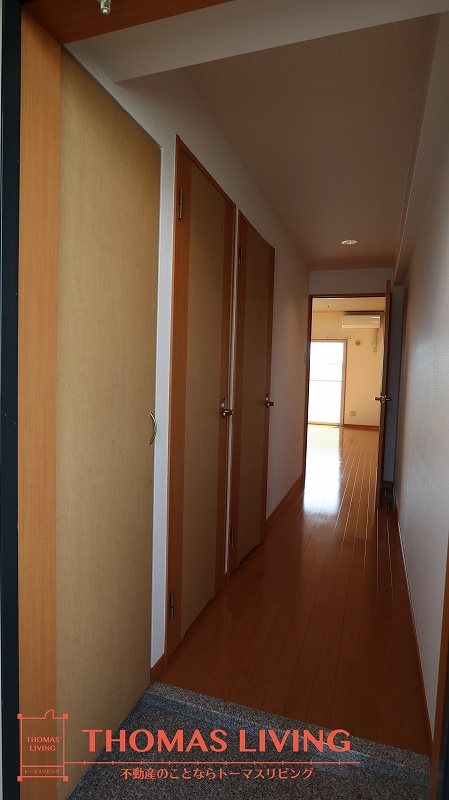 ヴェルモントルラーシュ 玄関