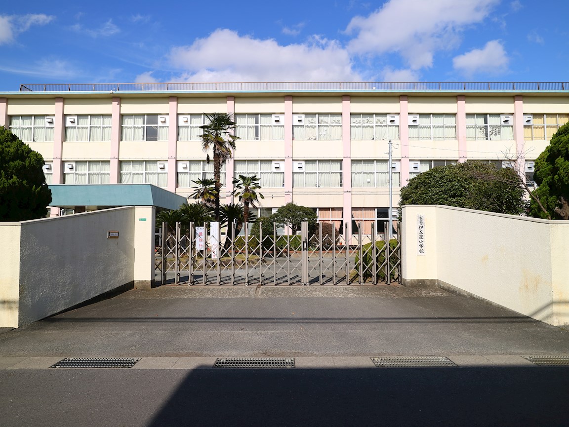 マキハウスⅡ  小学校