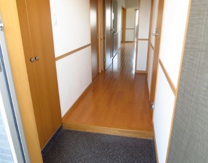 グランマコイ原町 玄関