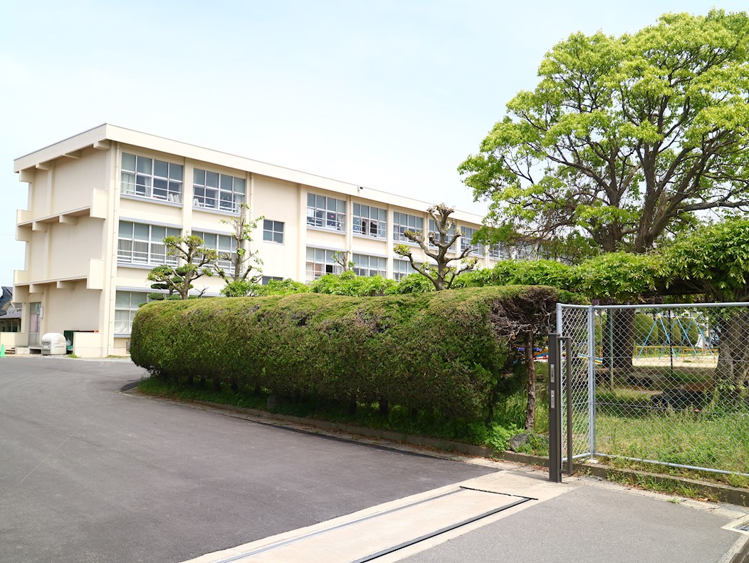 ウィステリア加藤 小学校