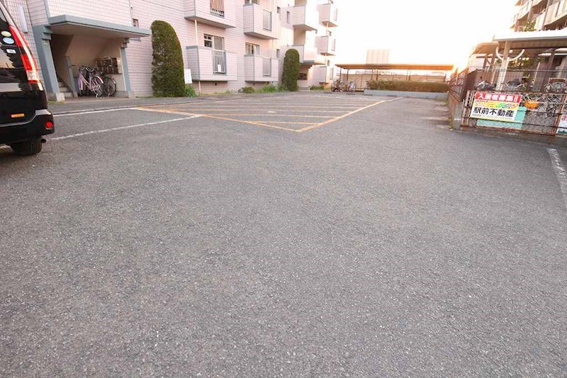 ビレッジ都府楼Ⅱ 駐車場
