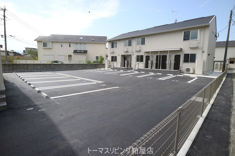 Cozy長者原西　B棟 駐車場