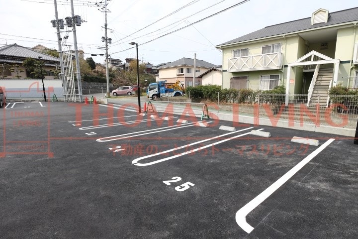 パシオンクレシア 駐車場