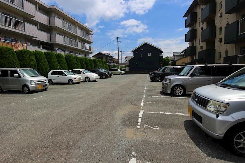 ビレッジ都府楼 駐車場
