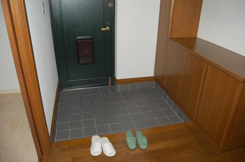 シャトー長丘 玄関