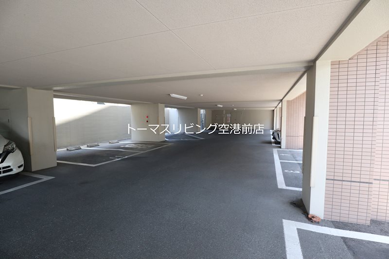 グランコート 駐車場
