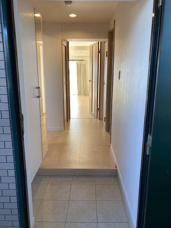 アーバン宮地岳 玄関