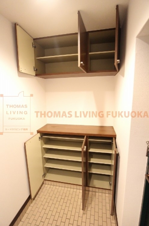 アーバン宮地岳 玄関