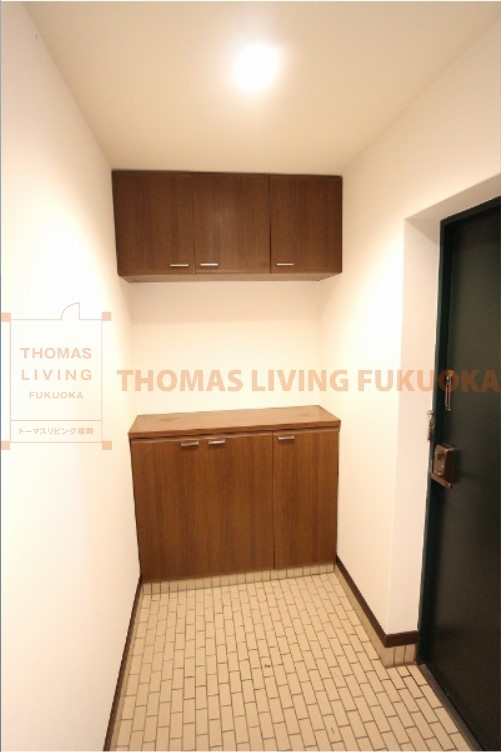 アーバン宮地岳 玄関