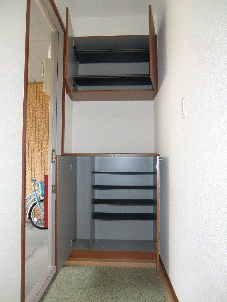 パストラル 玄関