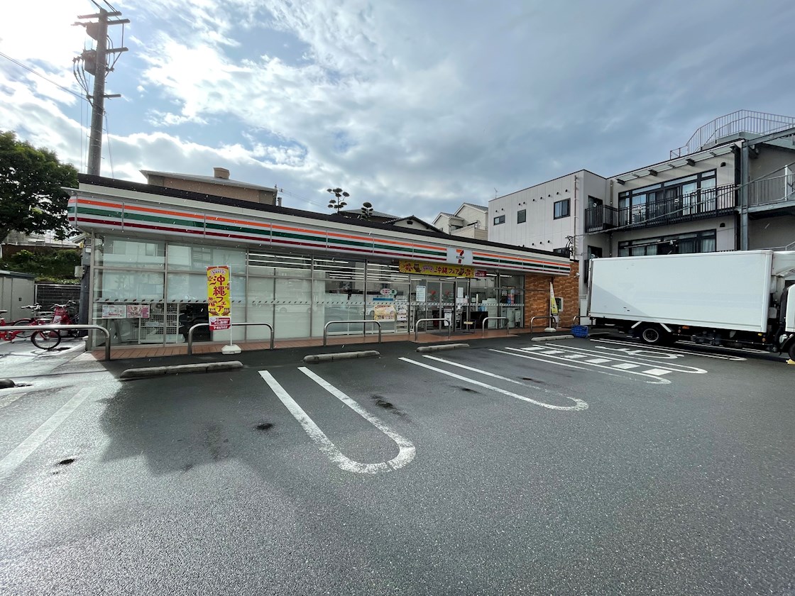 ウエストビレッジ長丘 コンビニ