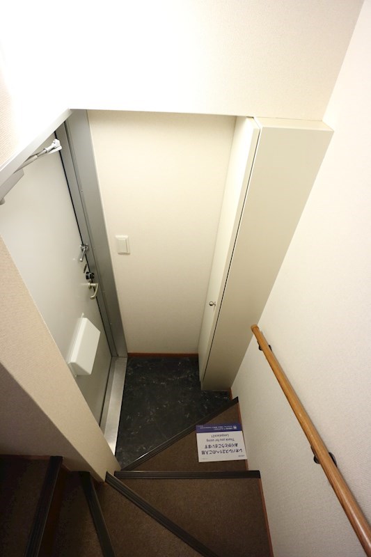 レオパレス柚の木 玄関