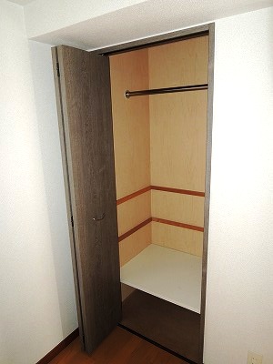 ロイヤル神屋 収納