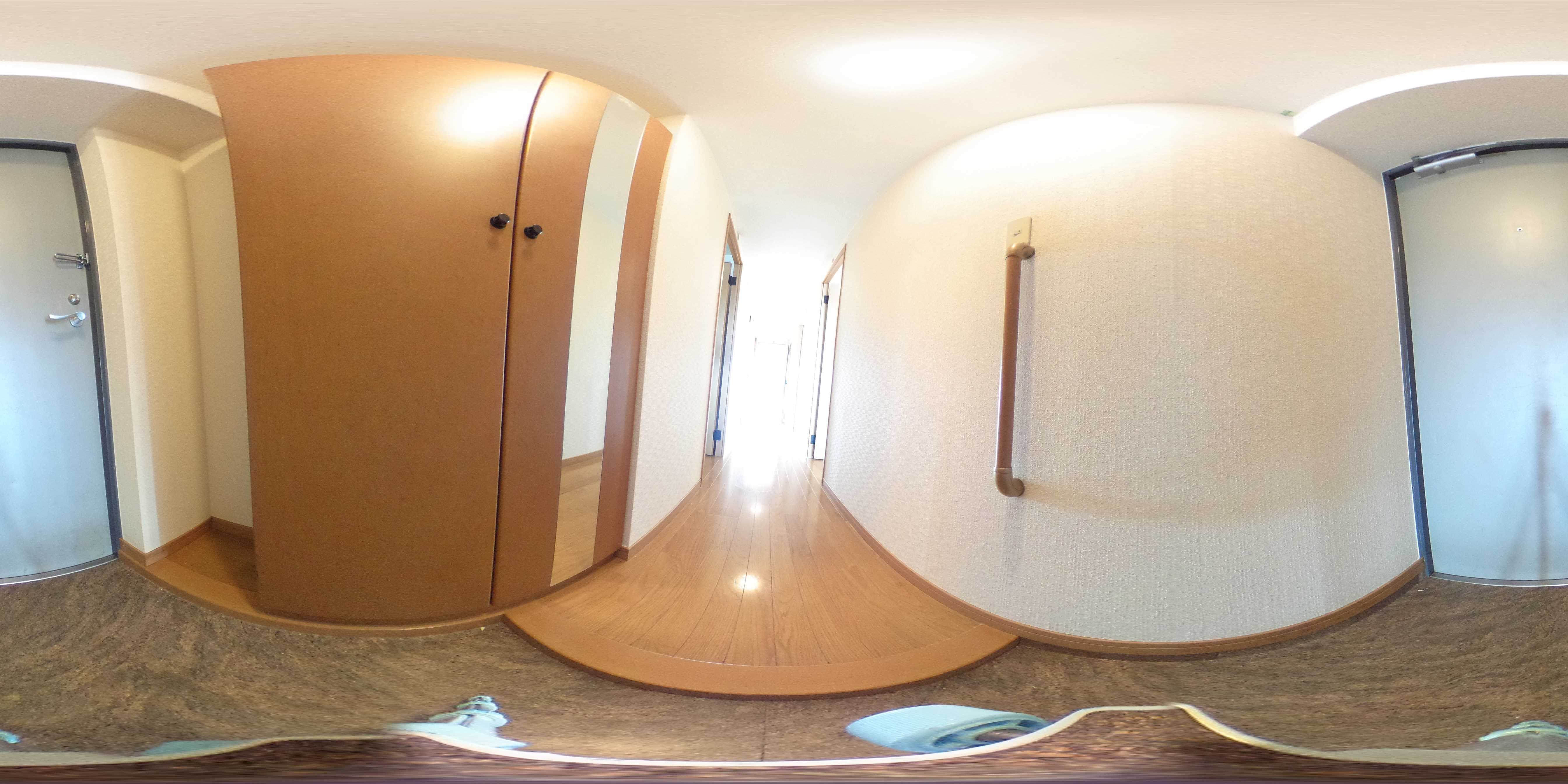 フォーレスト弐番館 玄関