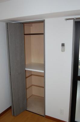 ロイヤル神屋 収納