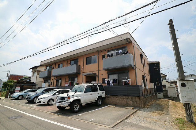シャーメゾン那珂 駐車場