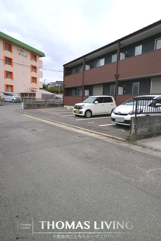 Onesta（オネスタ） 駐車場