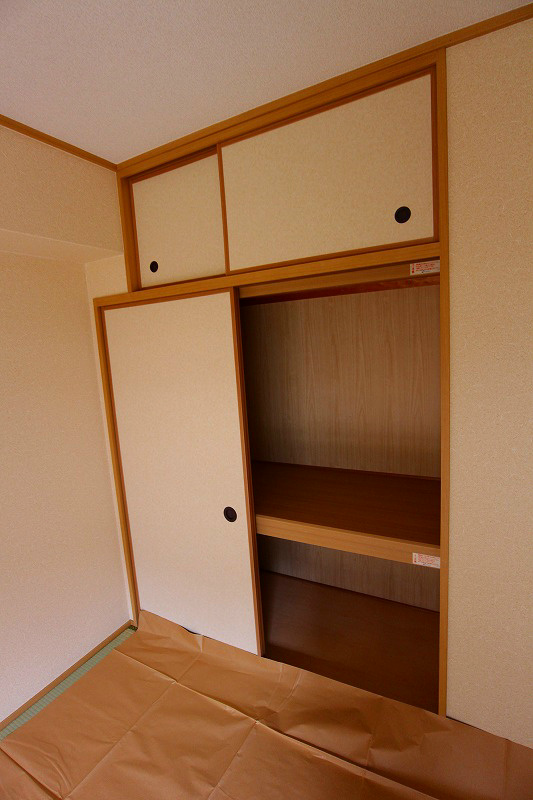 シャトレ弐番館  収納