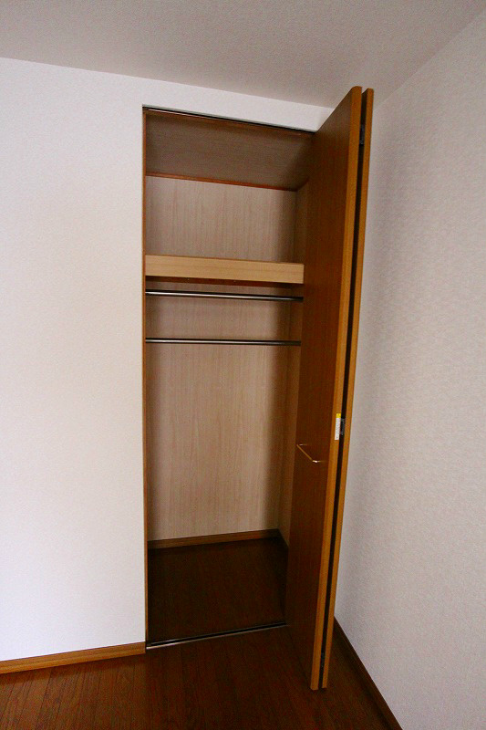 シャトレ弐番館  収納