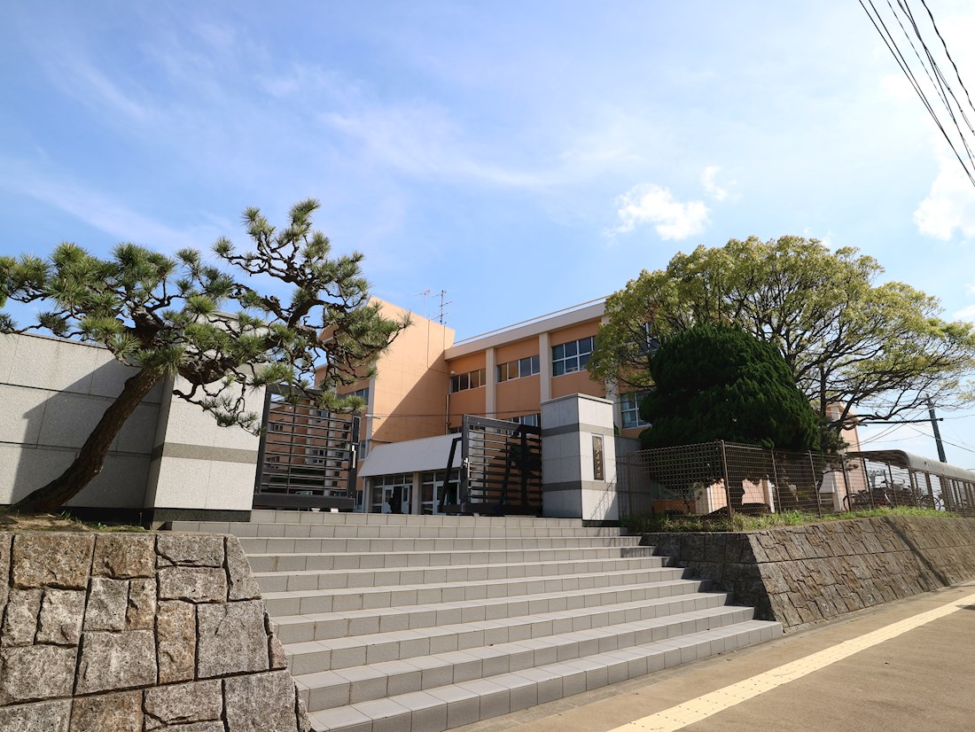 SUN SEIRA 中学校