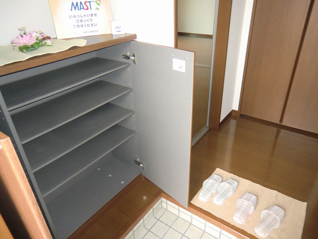 ハピネス国分 玄関