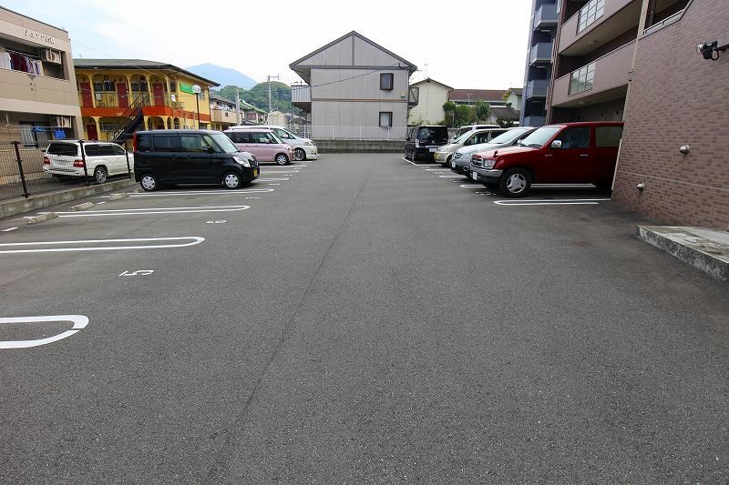 エクレール 駐車場