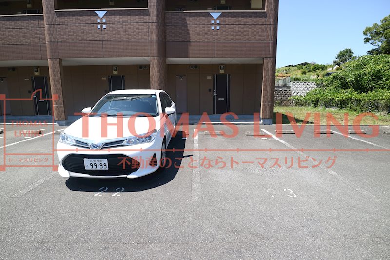 サンライズ B 駐車場