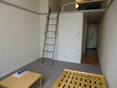 レオパレス空港南 リビング